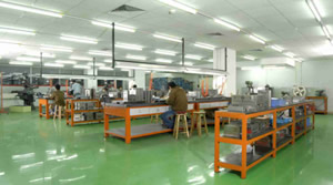 轻触开关生产线工人 轻触开关生产线工人